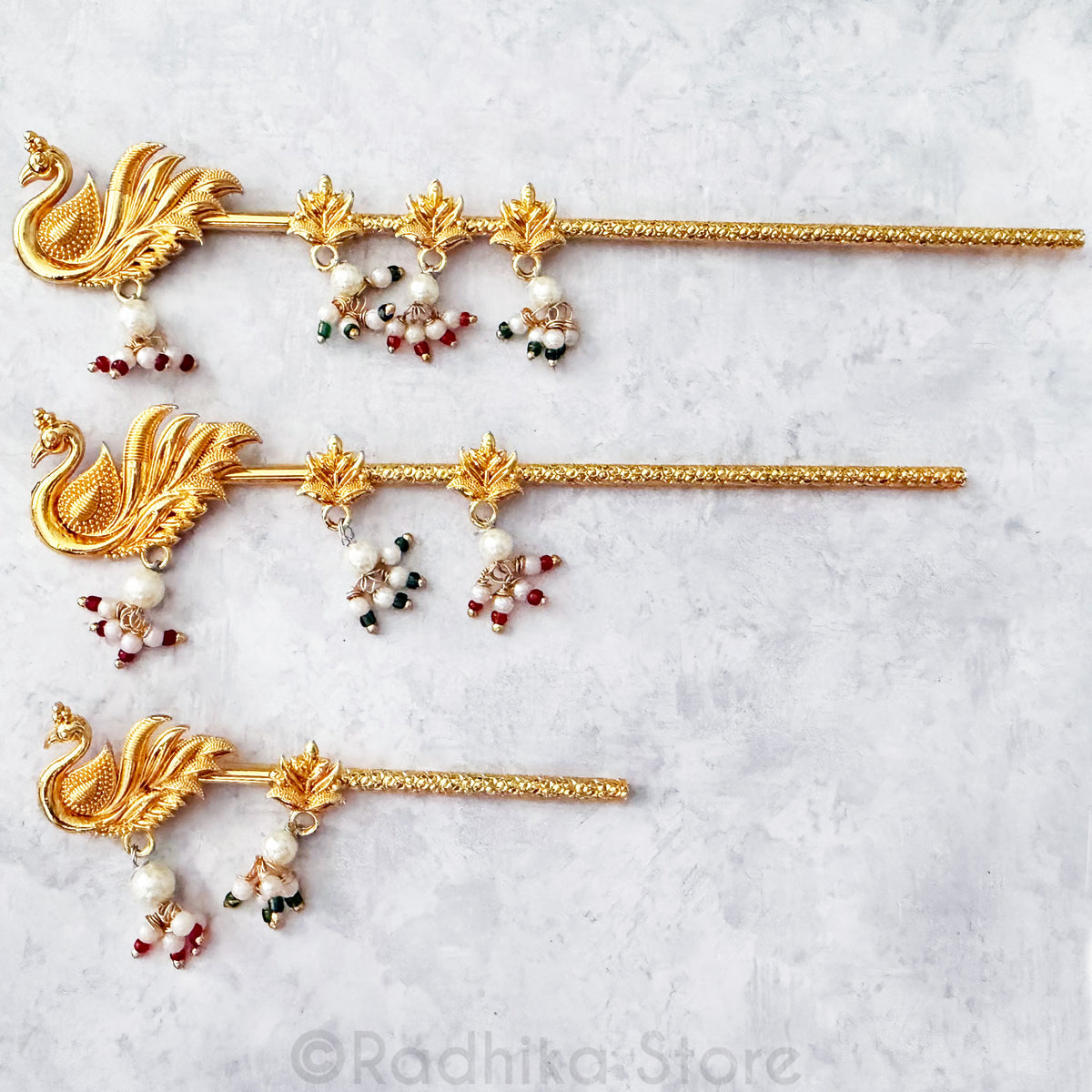 Golden Swan With Pearls Flutes