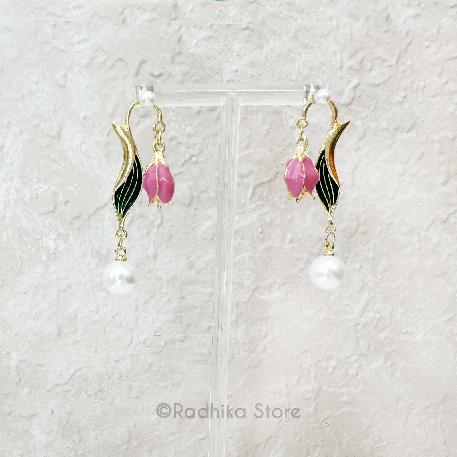 Dangling Pearl Flower Earrings