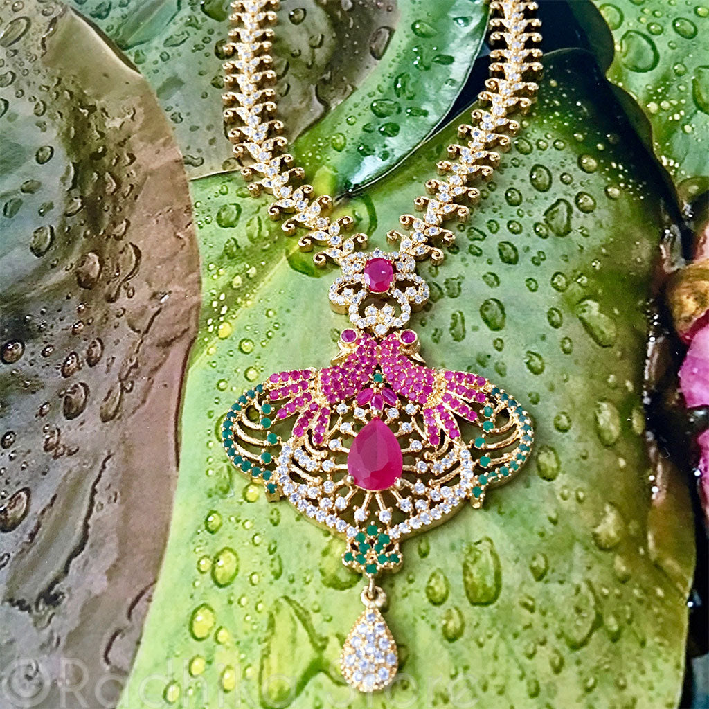 Love Peacocks-Necklace With Red and Green - Rhinestone