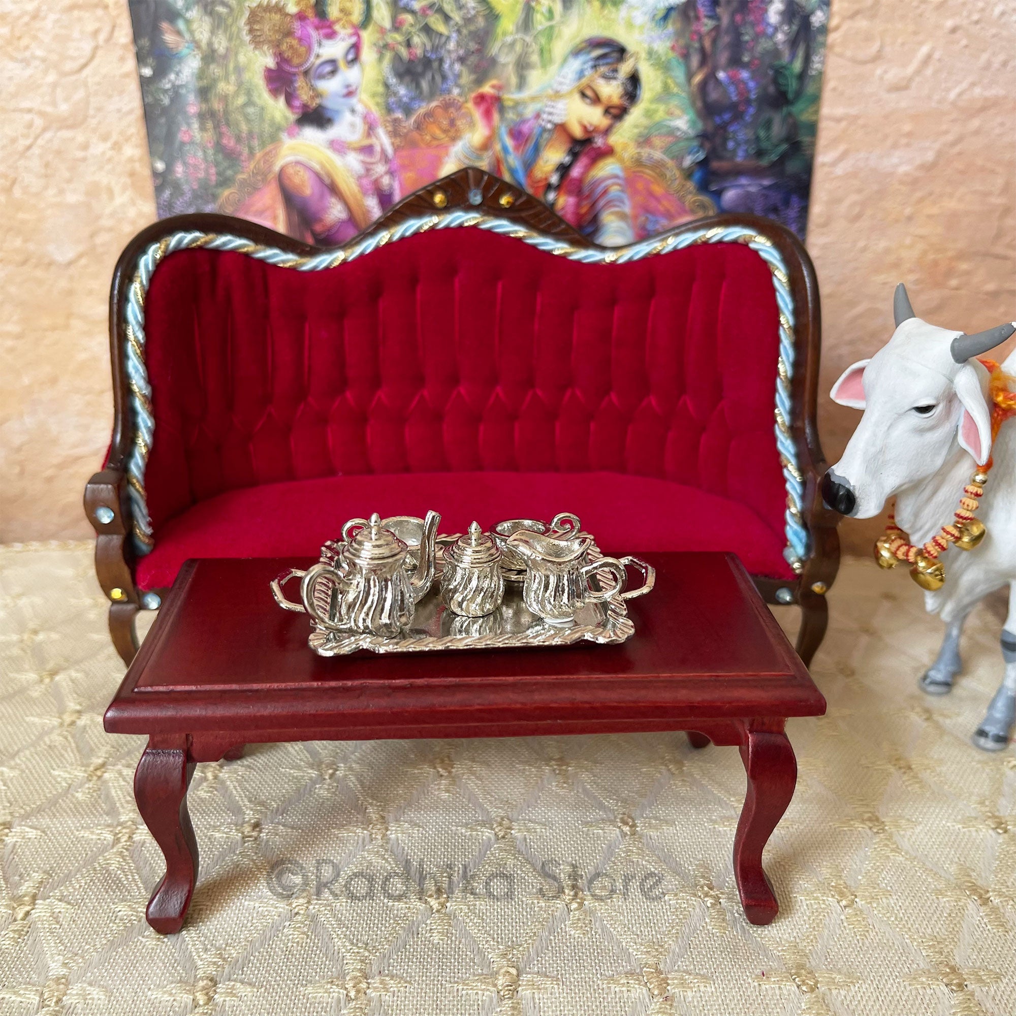 Red velvet 2025 throne