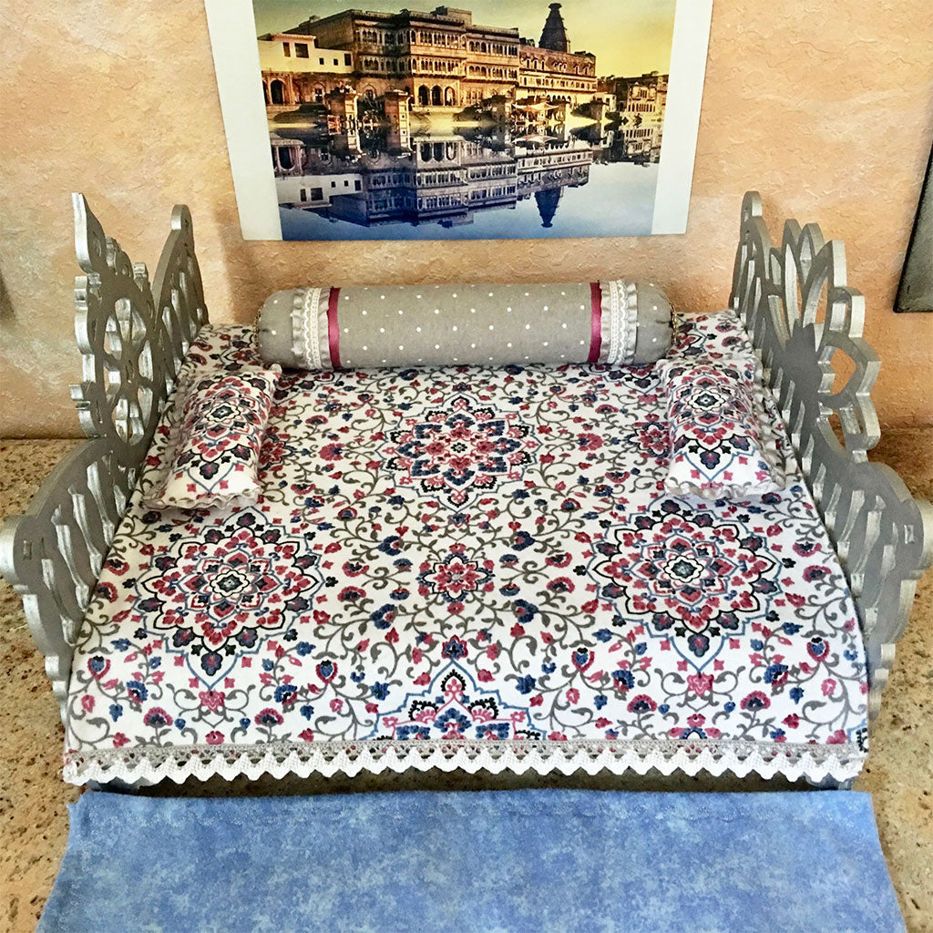 Sri Radha Raman - Silver Lotus Chakra Bed- 14 1/2&quot; Inch