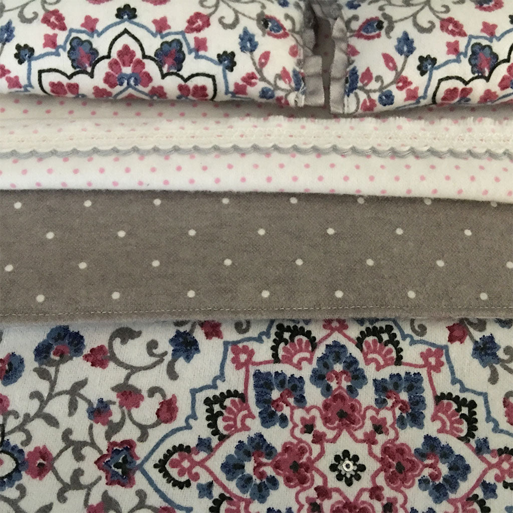 Sri Radha Raman - Silver Lotus Chakra Bed- 14 1/2&quot; Inch