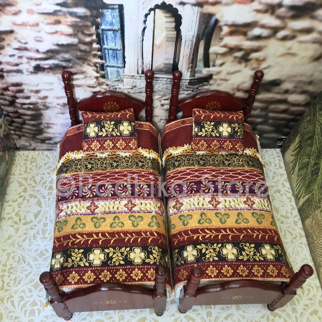 Govardhana - Mahogany Poster Bed Set