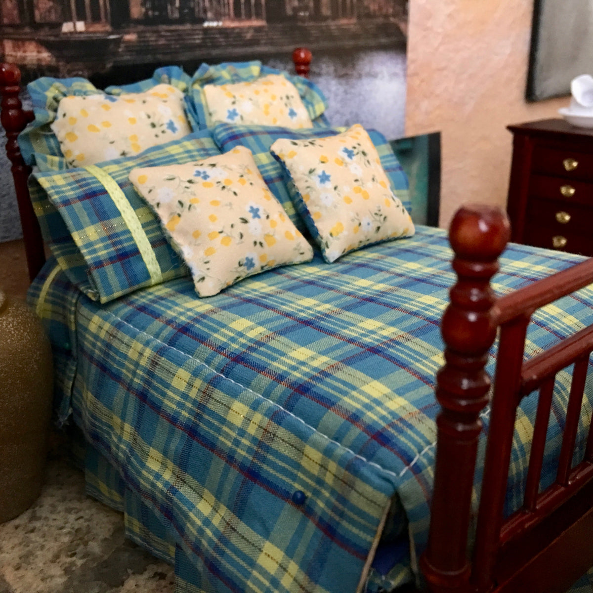 Cherry Plaid Queen Size Poster Bed