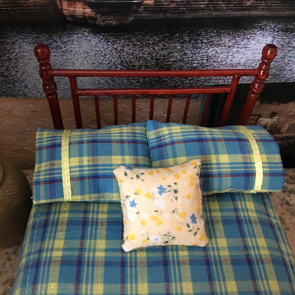 Cherry Plaid Queen Size Poster Bed