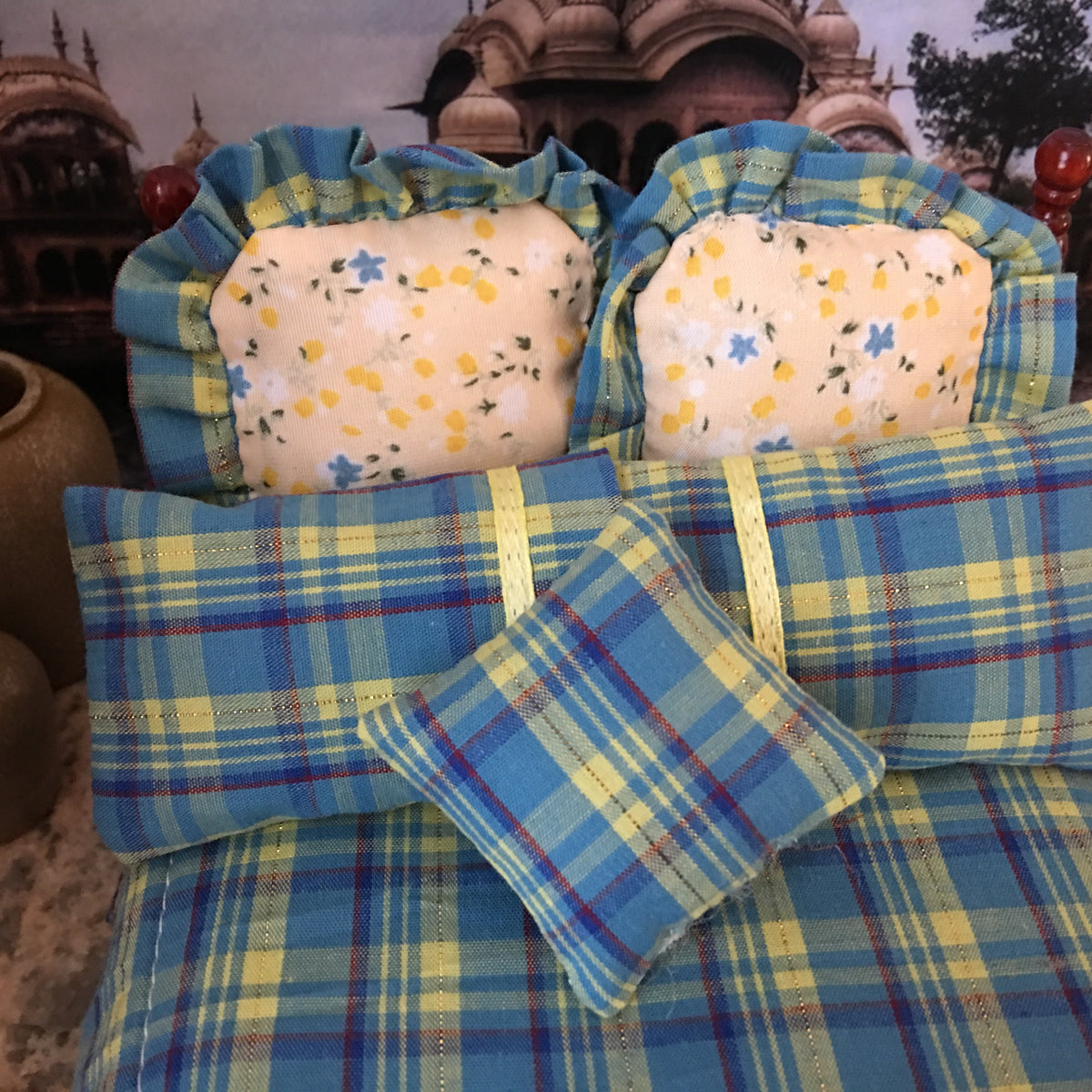 Cherry Plaid Queen Size Poster Bed