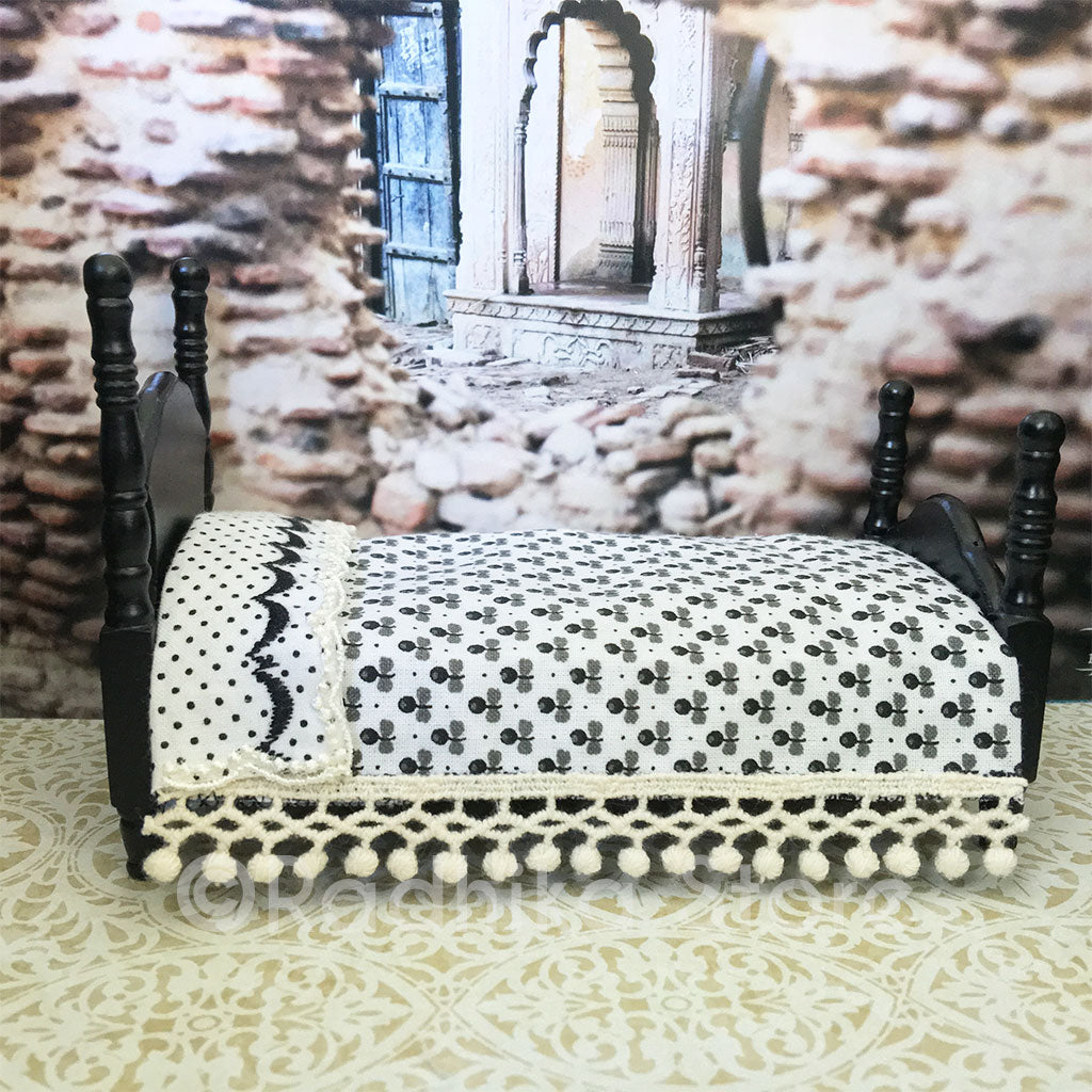 Krshna Balaram Poster Bed Set