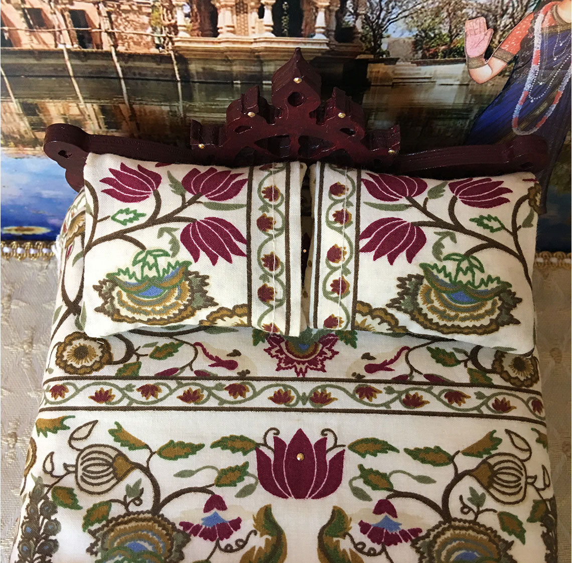 Vrinda Kund - Mahogany! Chakra Lotus Bed - 8&quot; Inch