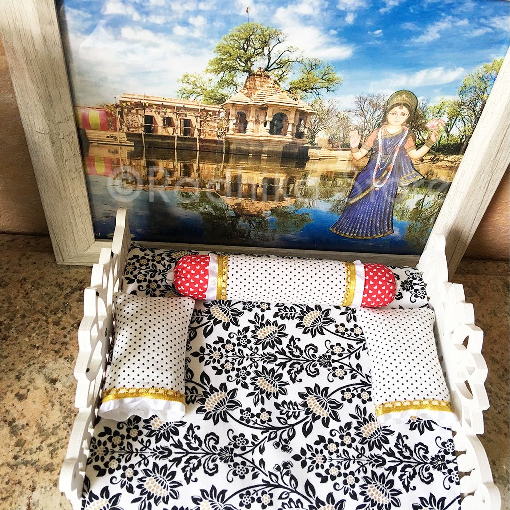 Sri Radha Shamasundar Lotus Bed - 8&quot; Inch