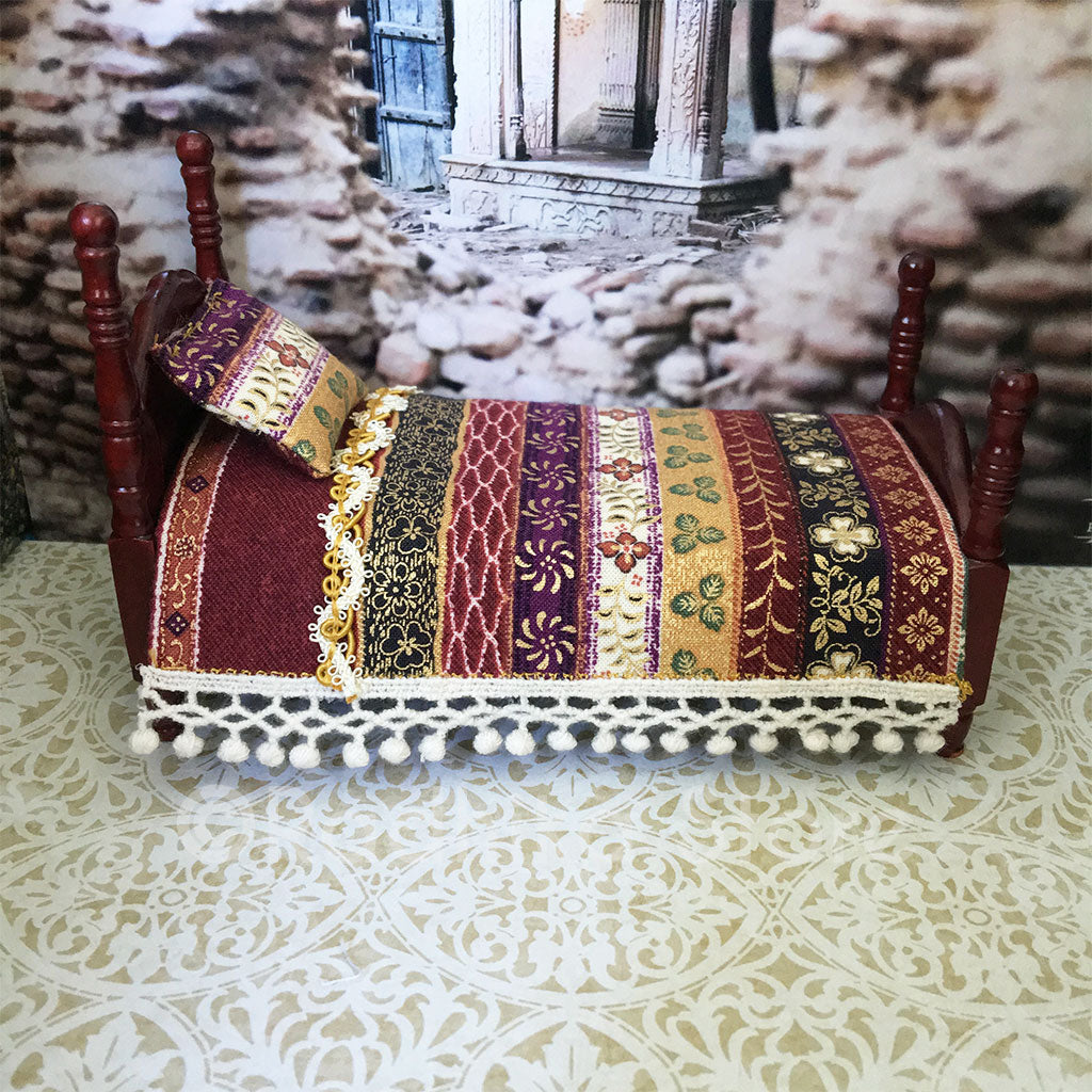 Govardhana - Mahogany Poster Bed Set