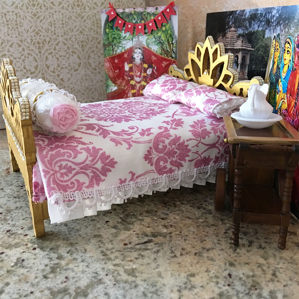 Jeweled Golden Lotus Beds- 7 1/4&quot; Inch (Two Styles to Choose From)