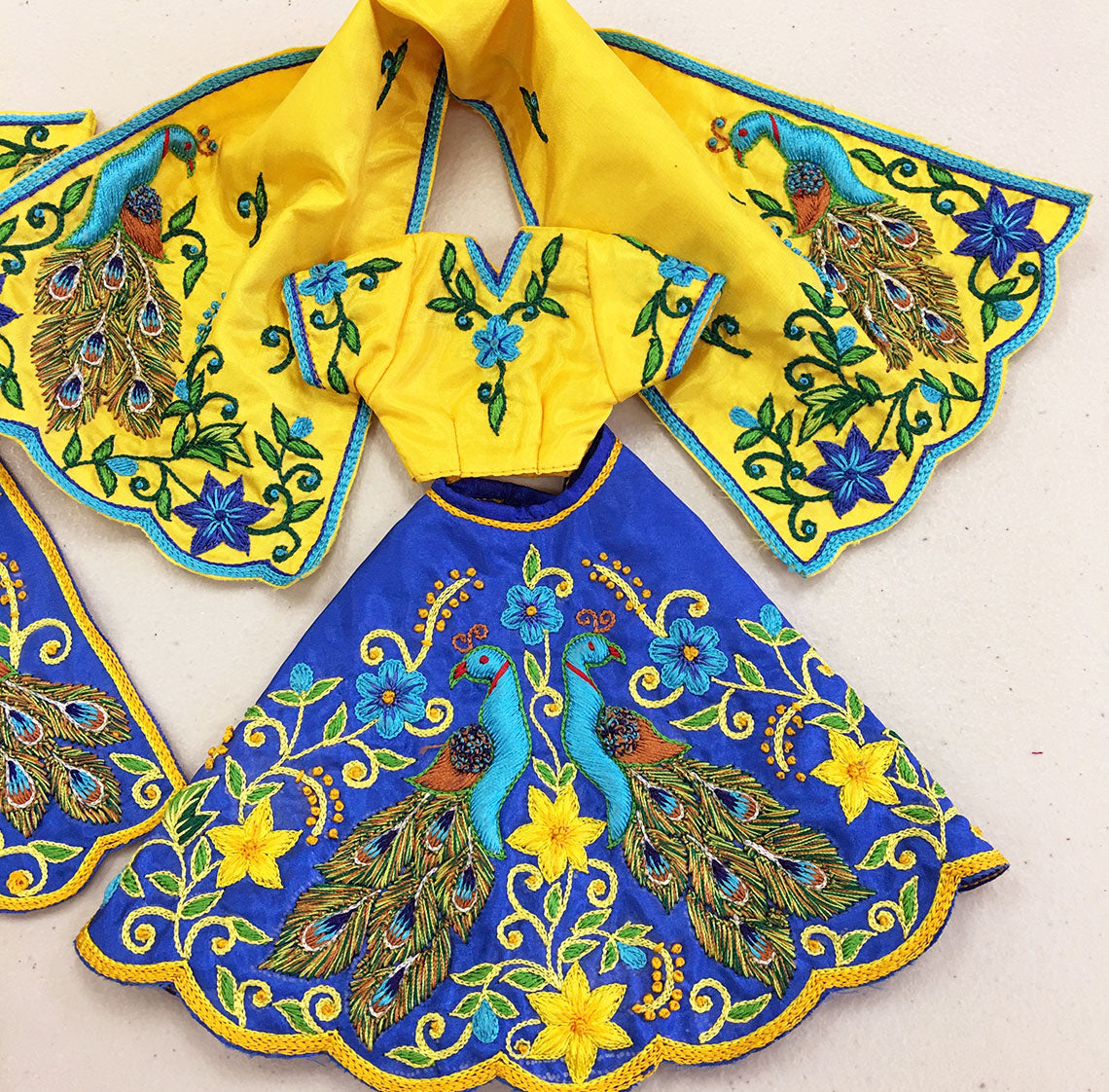 Mayapur Peacocks in Isodhyana - Radha Krishna Deity Outfit