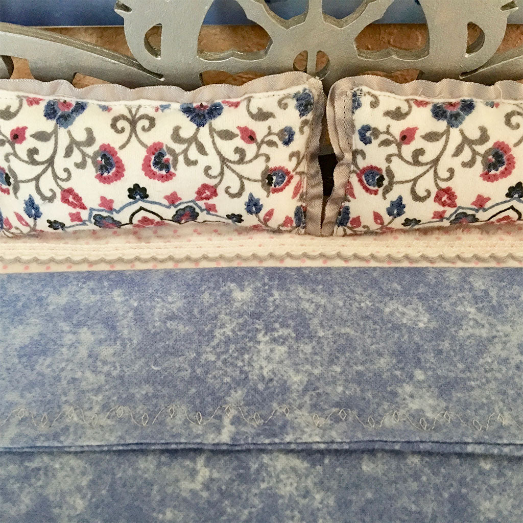 Sri Radha Raman - Silver Lotus Chakra Bed- 14 1/2&quot; Inch